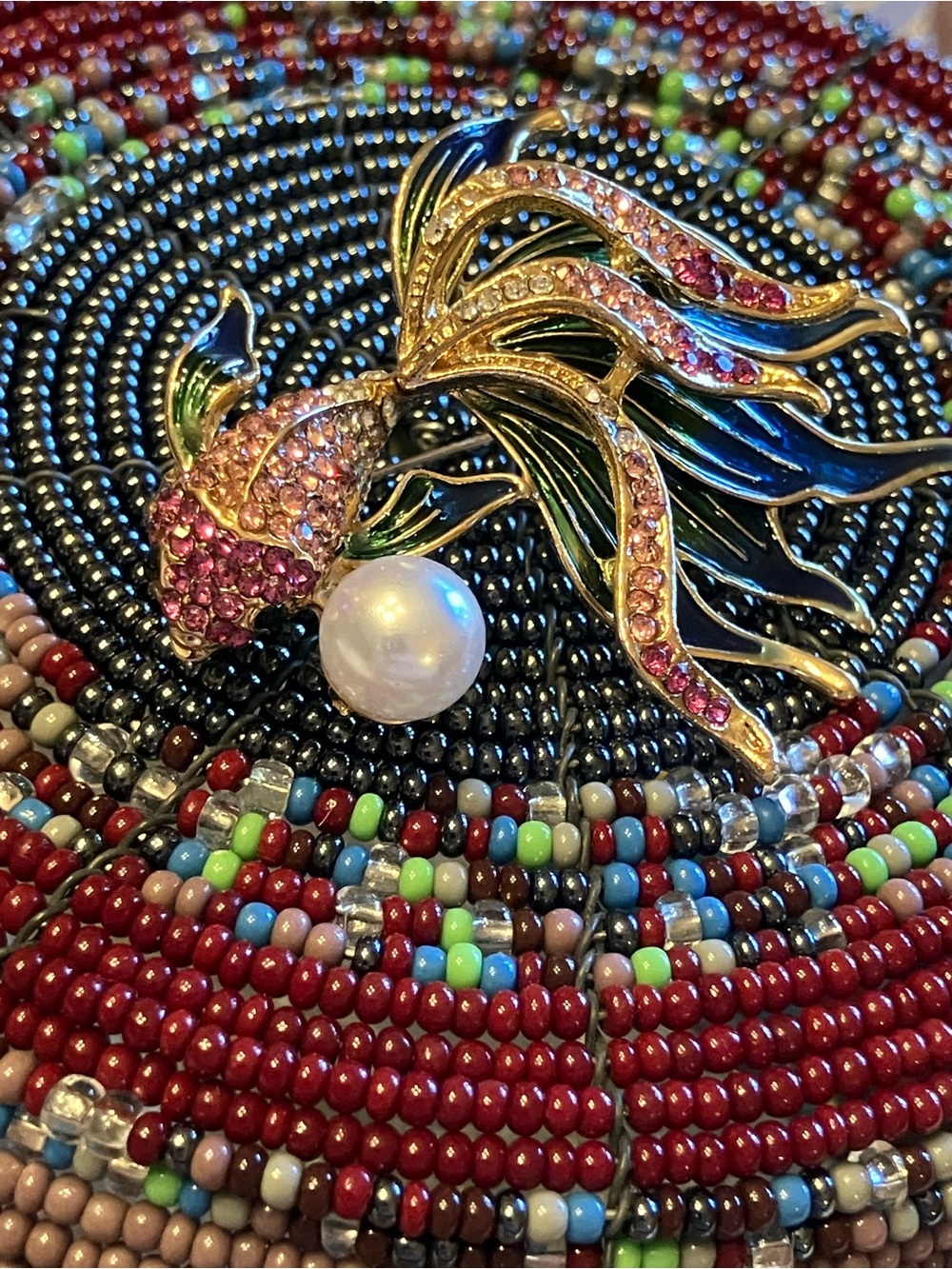 Pink Cubic Zirconia stone koi fish set in plated gold tone 2” brooch. - Picture 2 of 12